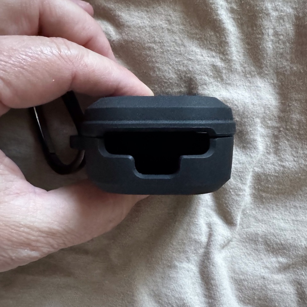 Like new Spigen galaxy buds pro/pro2 protective case. - Picture 2 of 5